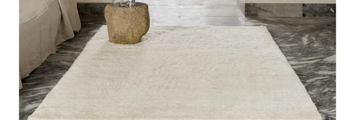 Linie Design Soft Savannah tæppe i hvid uld med tekstureret overflade